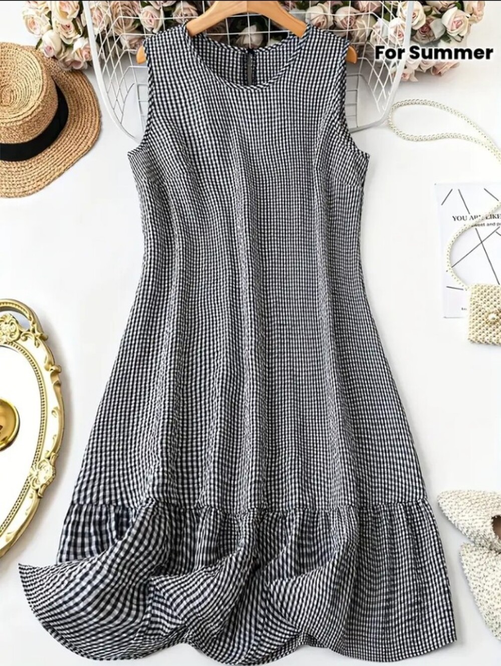 Elegant Black and White Checkered Print Women's Sleeveless Midi Dress